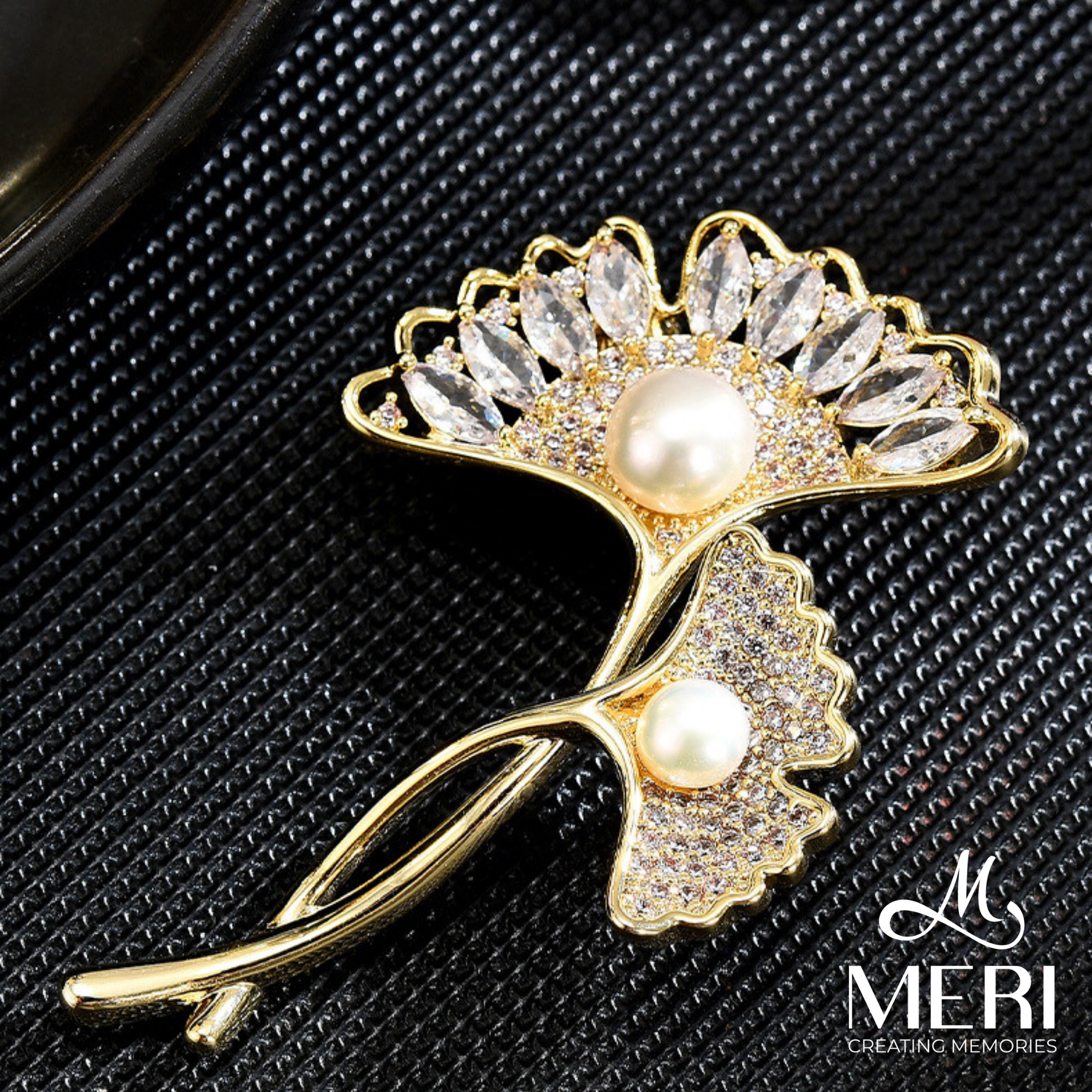  Cài áo Autumn Ginkgo 