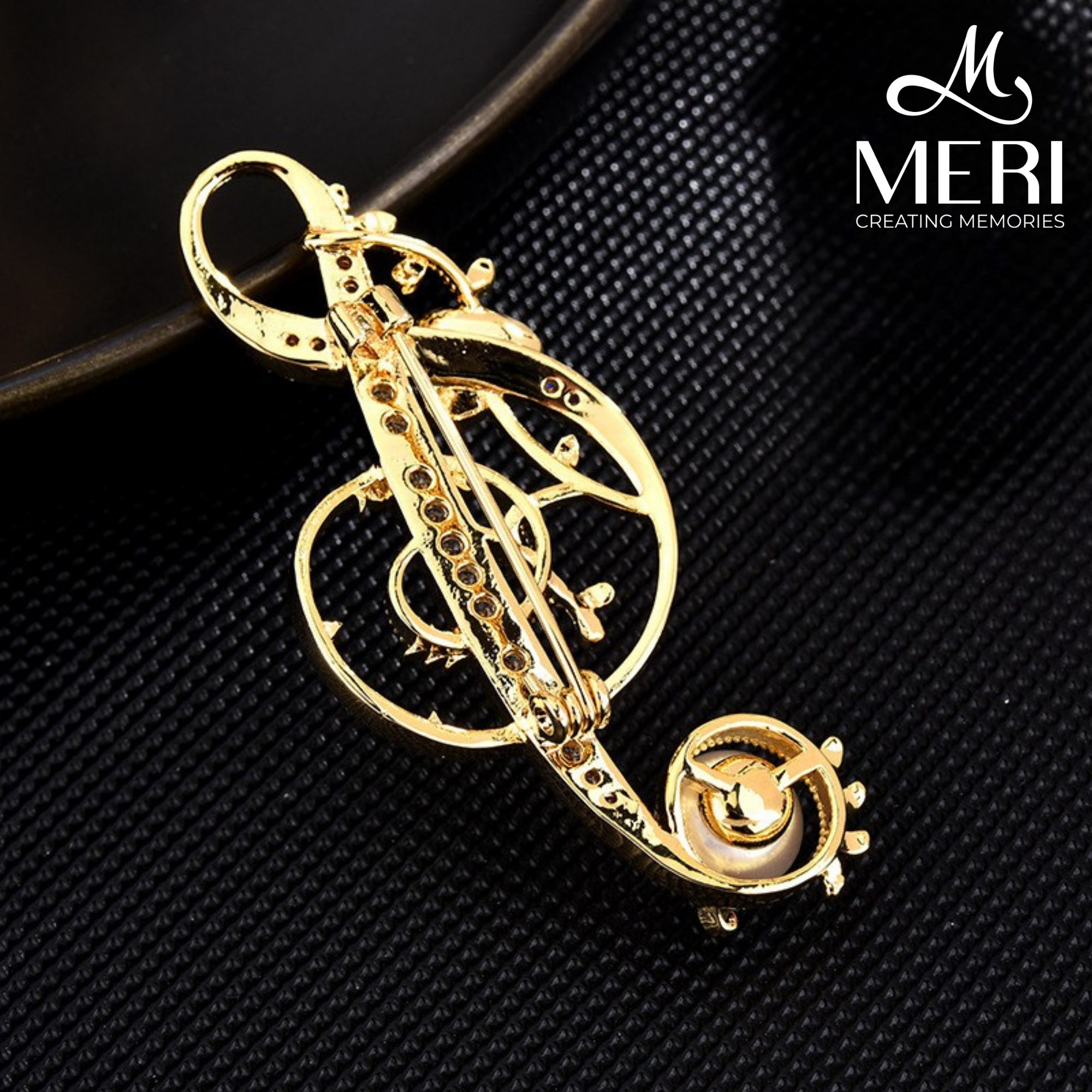  Cài áo Floral Melody 