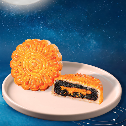  BÁNH NƯỚNG DÂU TẰM PHOMAI (BAKED MOONCAKE WITH MULBERRY AND CHEESE) 