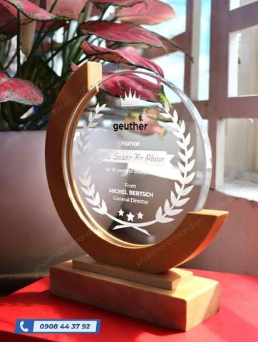  KỶ NIỆM CHƯƠNG PHA LÊ ĐẾ GỖ GEUTHER 