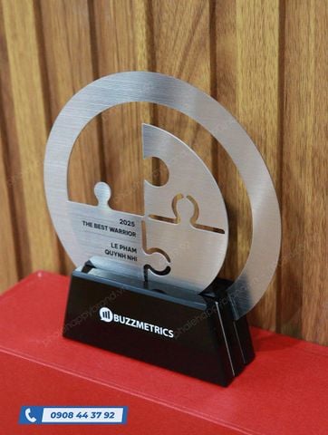  KỶ NIỆM CHƯƠNG PHA LÊ - KIM LOẠI YOUNET 