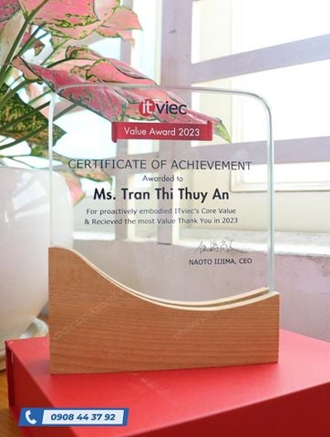  KỶ NIỆM CHƯƠNG PHA LÊ ĐẾ GỖ ITVIEC 