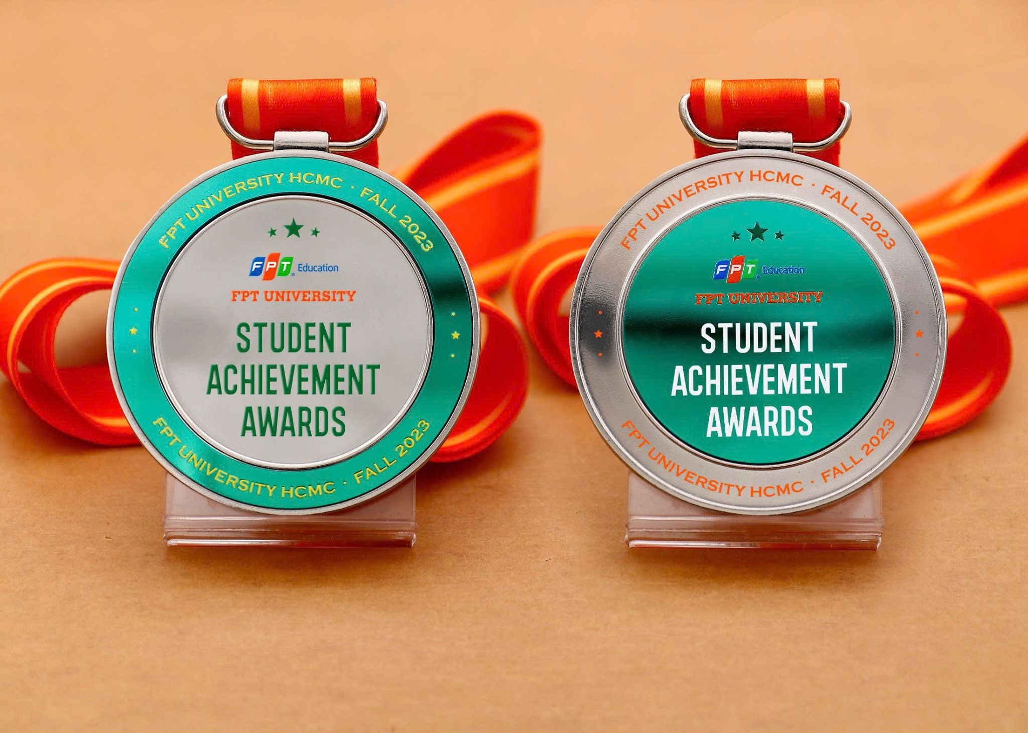 HUY CHƯƠNG TRÒN - FPT UNIVERSITY