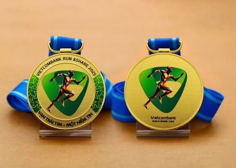  HUY CHƯƠNG TRÒN - VIETCOMBANK 