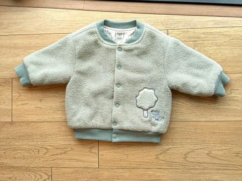 Áo khoác lông cài thẳng màu xanh lá thêu trang trí Nous