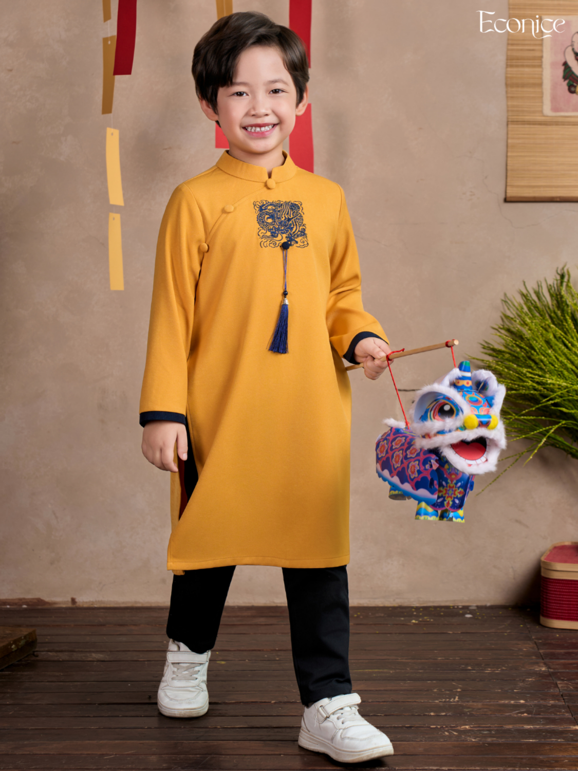 Áo dài cách tân bé trai Kim Lân