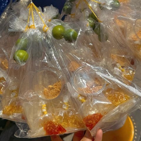 Bánh tráng sate tắc chấm
