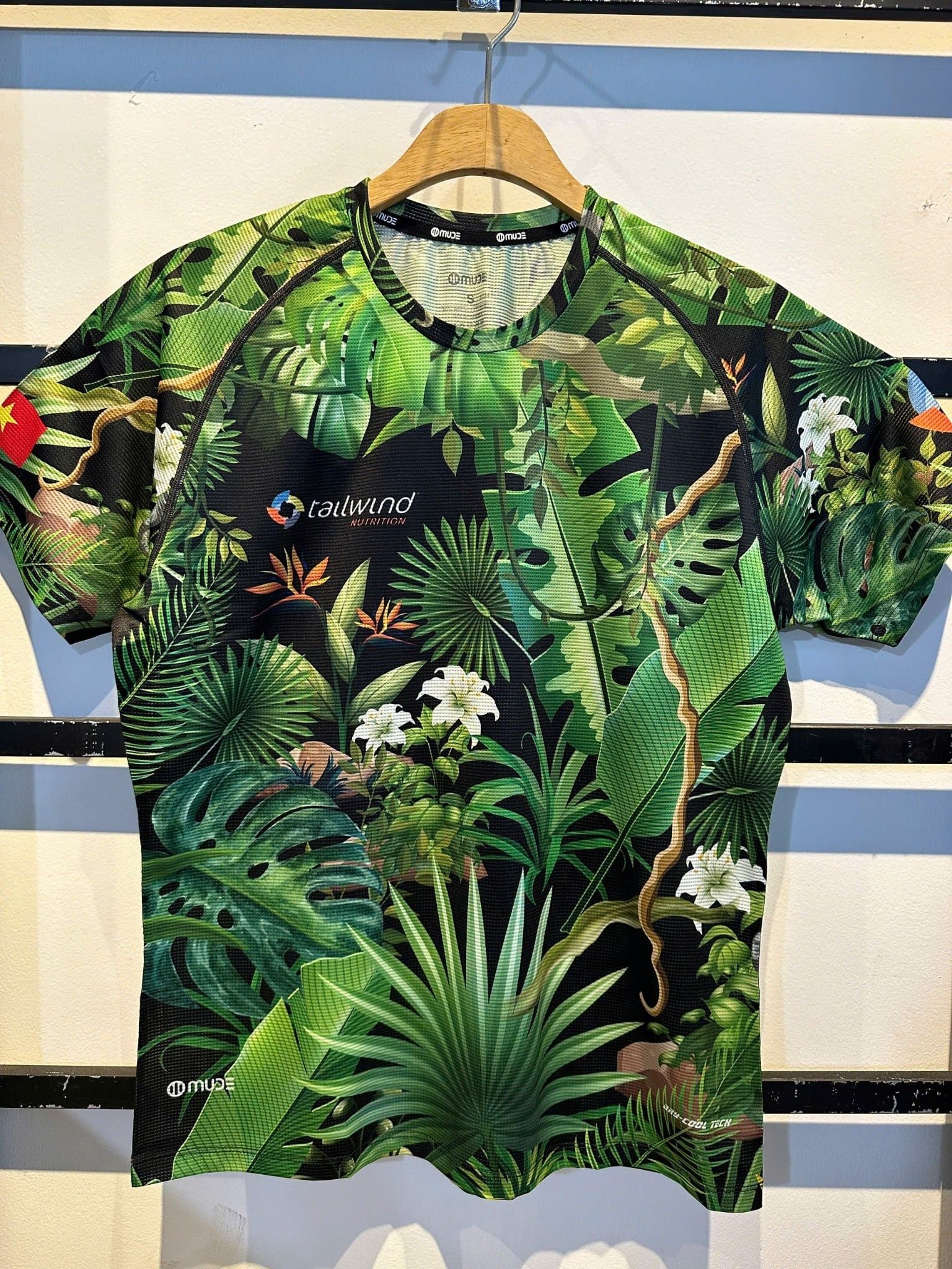  Áo thể thao tay ngắn Tailwind X Mude Jungle 