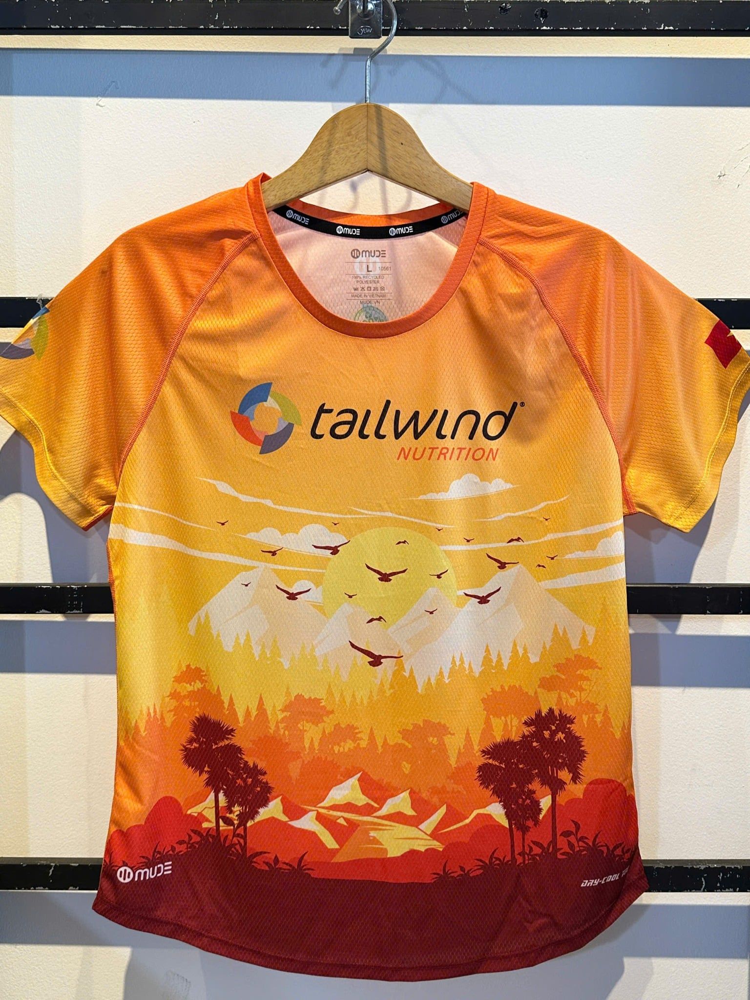  Áo thể thao tay ngắn Tailwind Nutrition Savana 