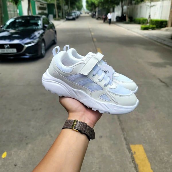 Giày thể thao quai dán Urban siêu nhẹ TB2414 - Trắng