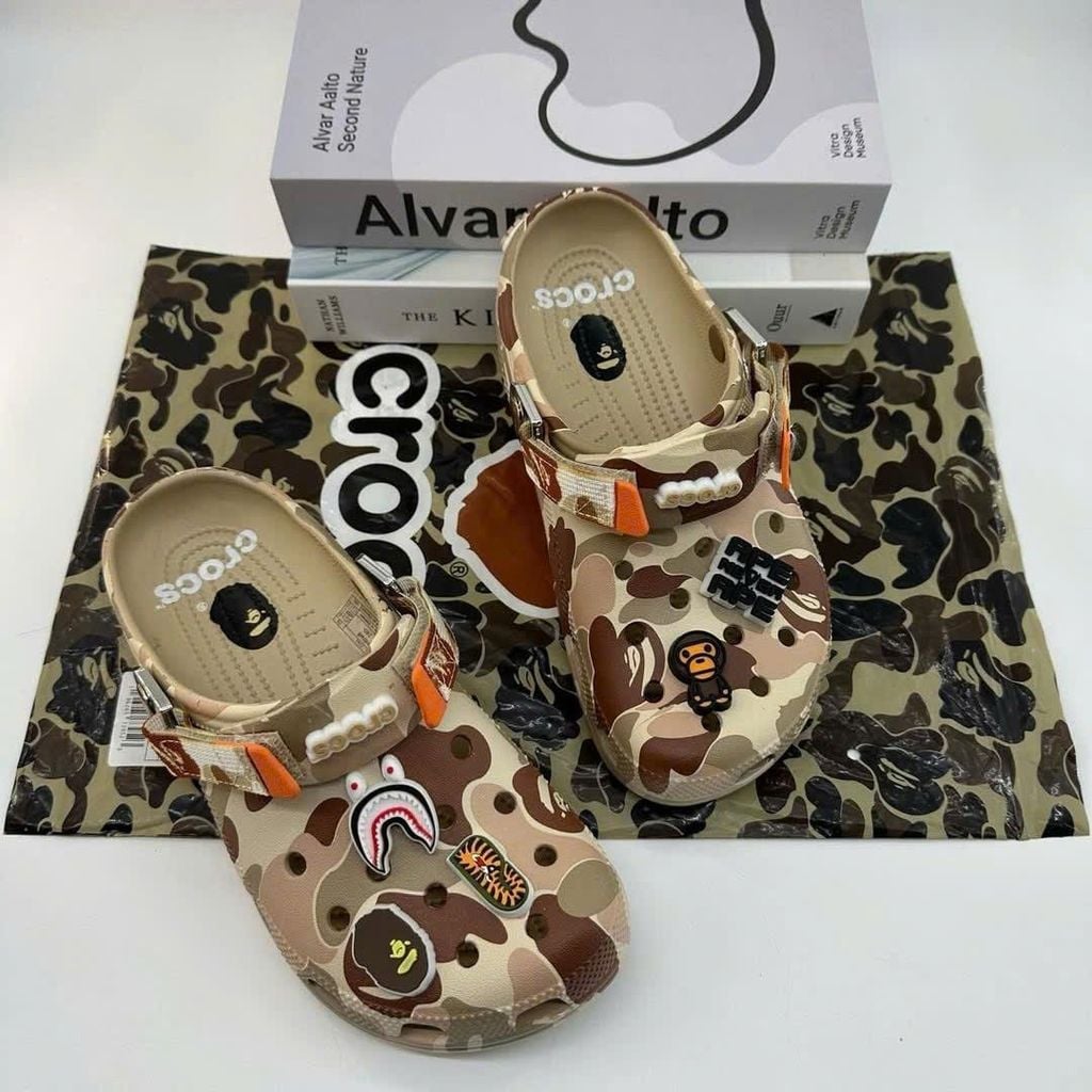 Sục Crocs CLog Nâu đất
