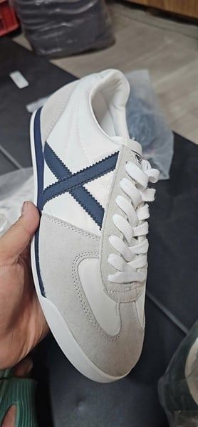 Giày Sneakers da lộn Munich xuất dư xịn - Trắng viền xanh