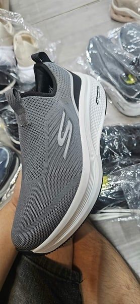 Giày thể thao Skech GO RUN ELEVATE 2.0- Ghi viền đen