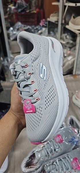 Giày thể thao nữ đế cao Skech Archfit- Ghi viền cam