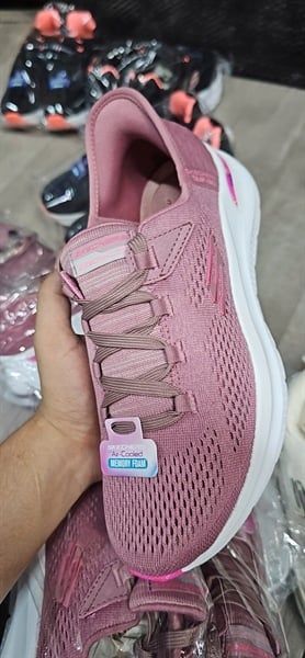 Giày thể thao cổ chun nữ Skech Slip In- Hồng đế trắng