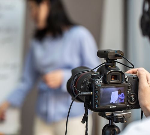 Micro cài áo Boya BY-WM4 Pro K3 - Micro không dây điện thoại Lightning