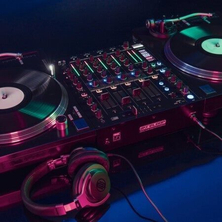 Reloop RMX-60 4+1 digital club mixer