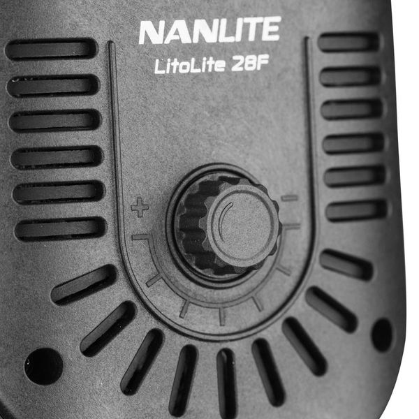 Đèn NanLite LitoLite 28F 5600K 28w LED Fresnel có thể lấy nét