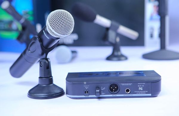 Bộ thu và phát kèm micro không dây Shure BLX24A/SM58 - Micro không dây cầm tay (1mic)