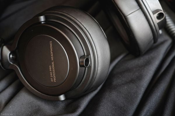 Tai nghe kiểm âm Beyerdynamic DT 240 Pro - Headphone Studio