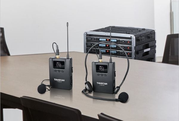 Bộ micro cài đầu cài áo không dây Takstar UHF kênh kép TS-8807PP