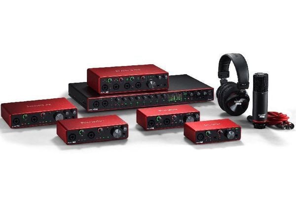 Sound card Focusrite Scarlett 4i4 3rd (Gen) - Sound card thu âm