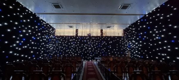 Màn sao Sân Khấu Đen Trơn