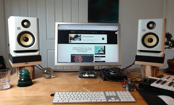 Loa kiểm âm KRK ROKIT 8G4WN- Monitor Studio KrK ( Trắng )