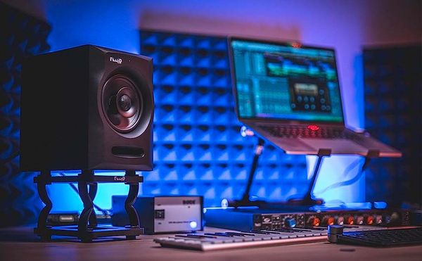 Chân đứng Fluid Audio DS8 Desktop Monitor Stands