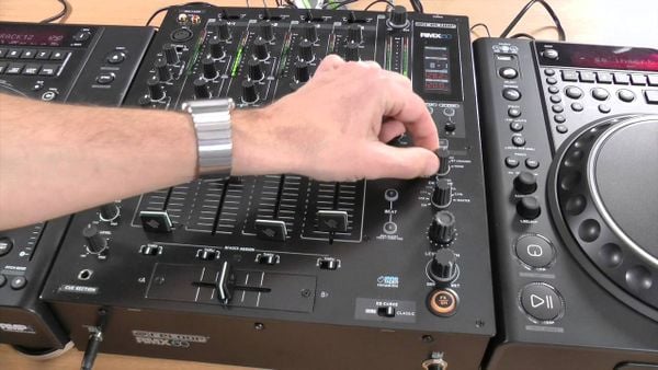 Reloop RMX-60 4+1 digital club mixer