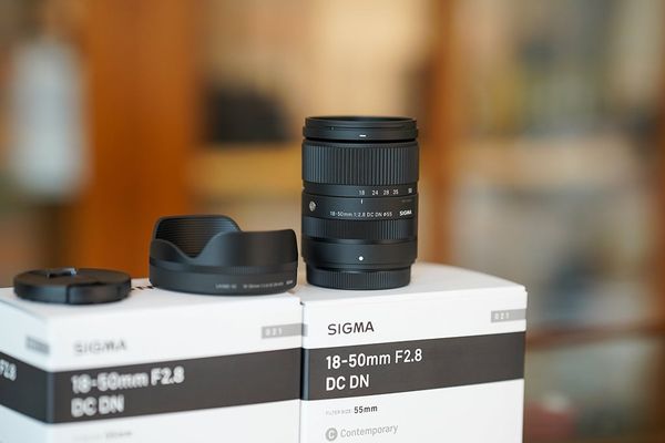 Ống kính Sigma 18-50mm f/2.8 DC DN