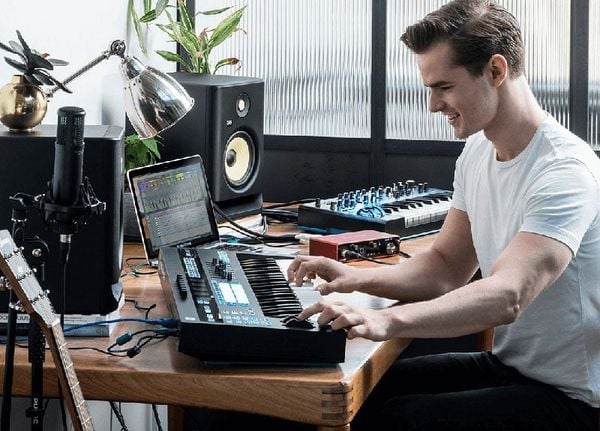 Sound card Focusrite Scarlett 4i4 3rd (Gen) - Sound card thu âm