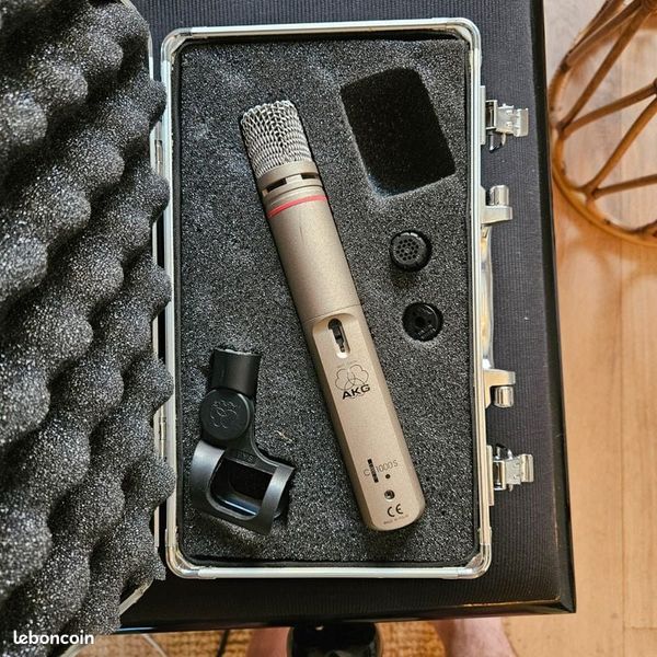 Micro thu âm AKG C1000S