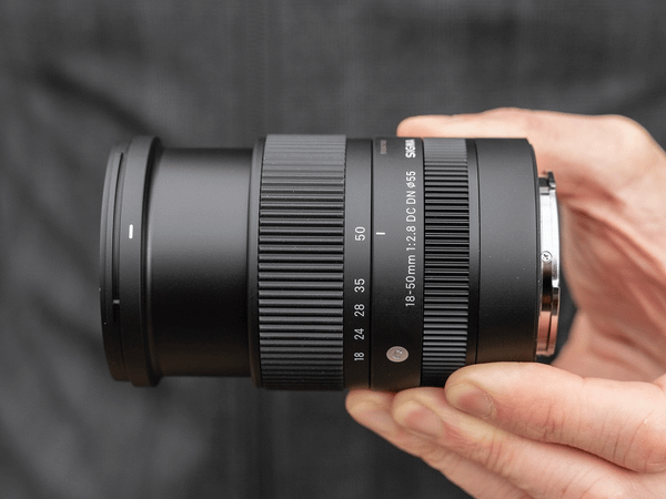 Ống kính Sigma 18-50mm f/2.8 DC DN