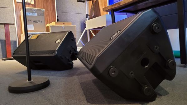 Loa liền công suất 2-way Yamaha DBR12 - Loa Full 2 Way Yamaha DBR12