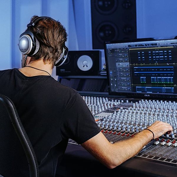 Tai nghe kiểm âm Beyerdynamic DT880 Chrome - Headphone Studio
