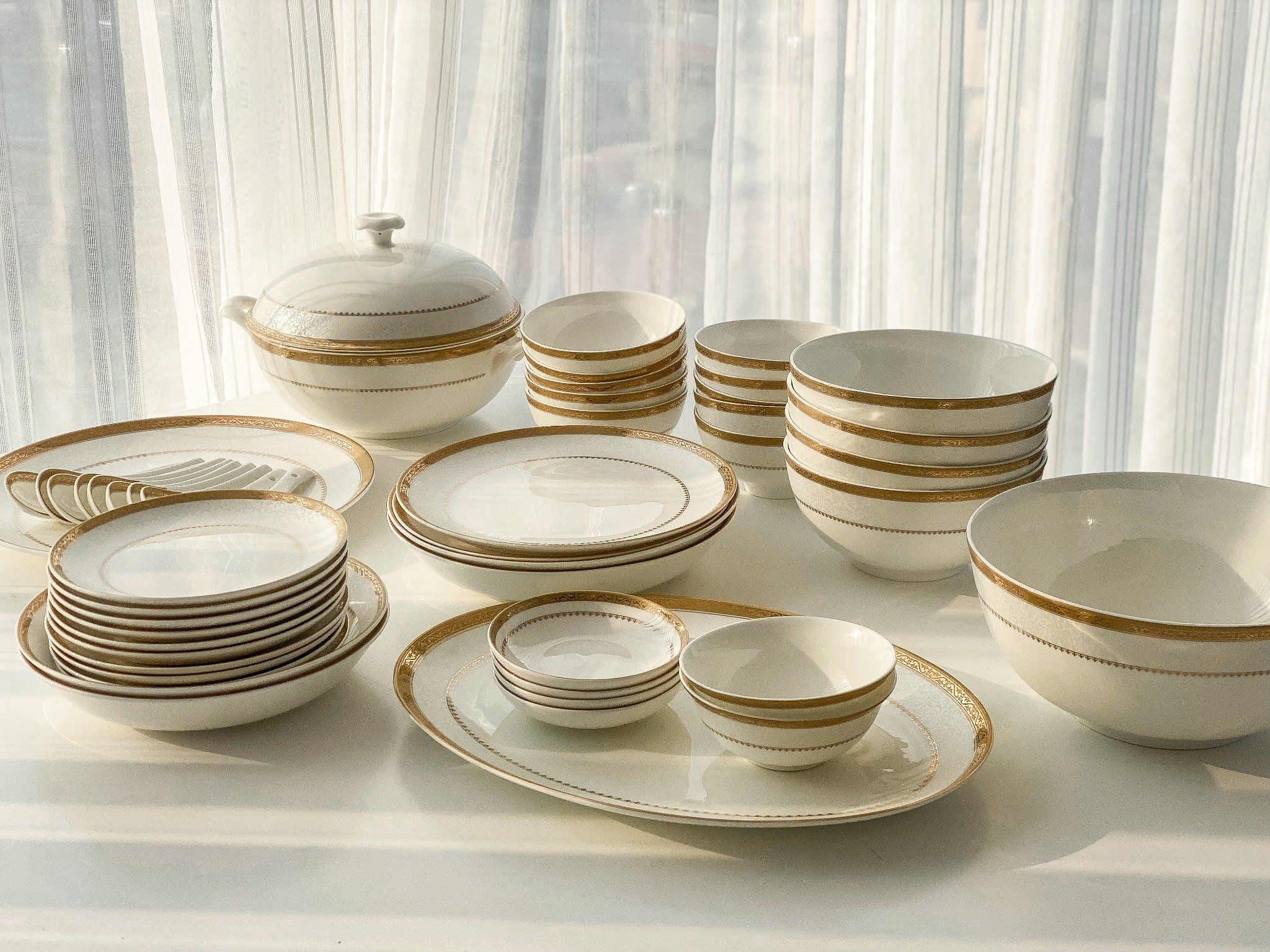  Bộ đồ ăn sứ xương hoàng gia anh 