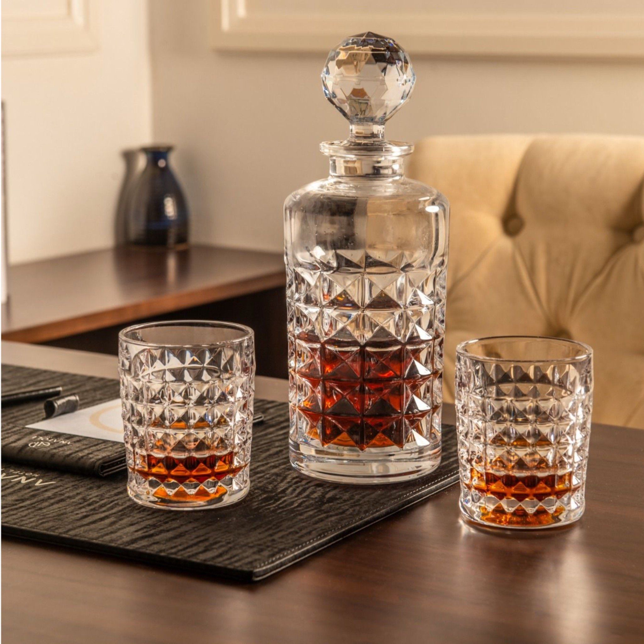  Bộ chai cốc pha lê kim cương ( 1 chai & 6 cốc) 