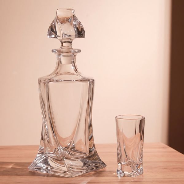  Bộ chai chén Whisky Quadro xoắn cao 