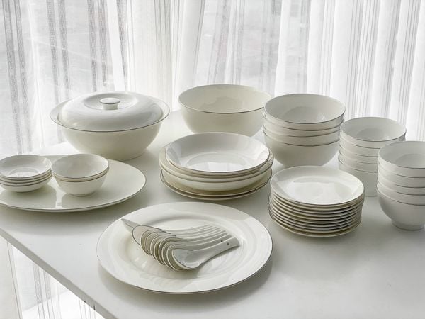  Bộ đồ ăn sứ xương viền bạc 