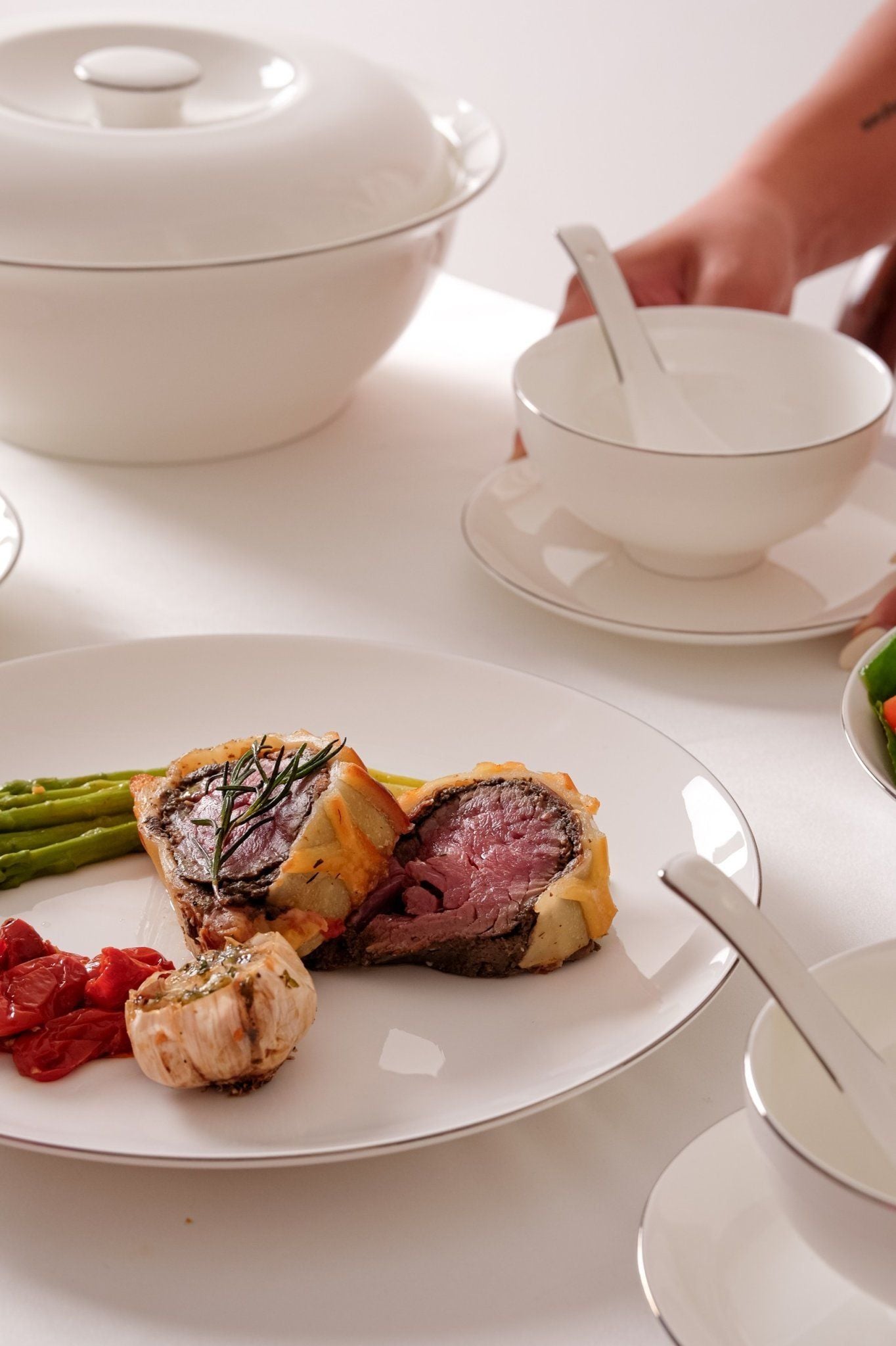  Bộ đồ ăn sứ xương viền bạc 