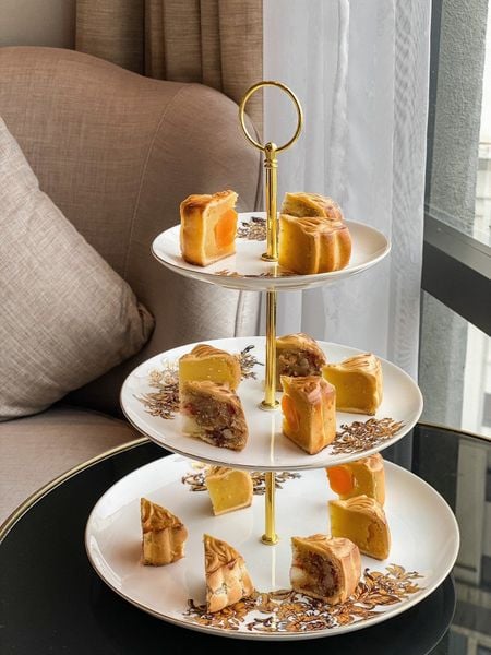  Đĩa 3 tầng cúc vàng 