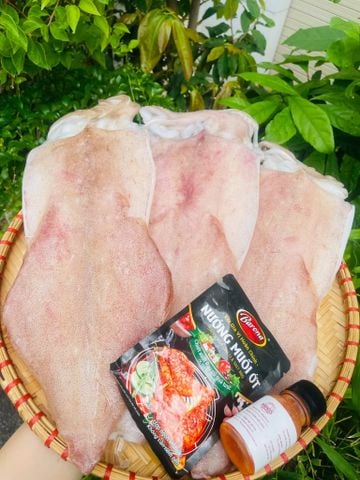  Mực ống 1 nắng - 1kg (2 - 4 con) 