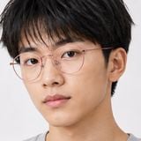 Gọng kính trẻ em Rayban Junior RY9572V 4104 - Hồng nhạt – người mẫu đeo kính