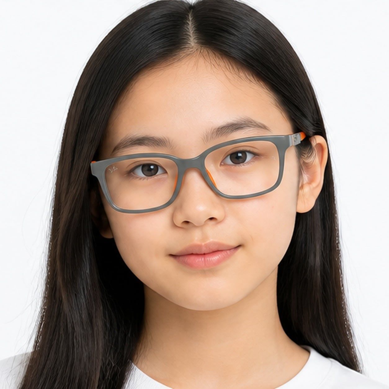 Gọng kính trẻ em Rayban Junior RYA1980 7533 - Xám và cam – người mẫu đeo kính