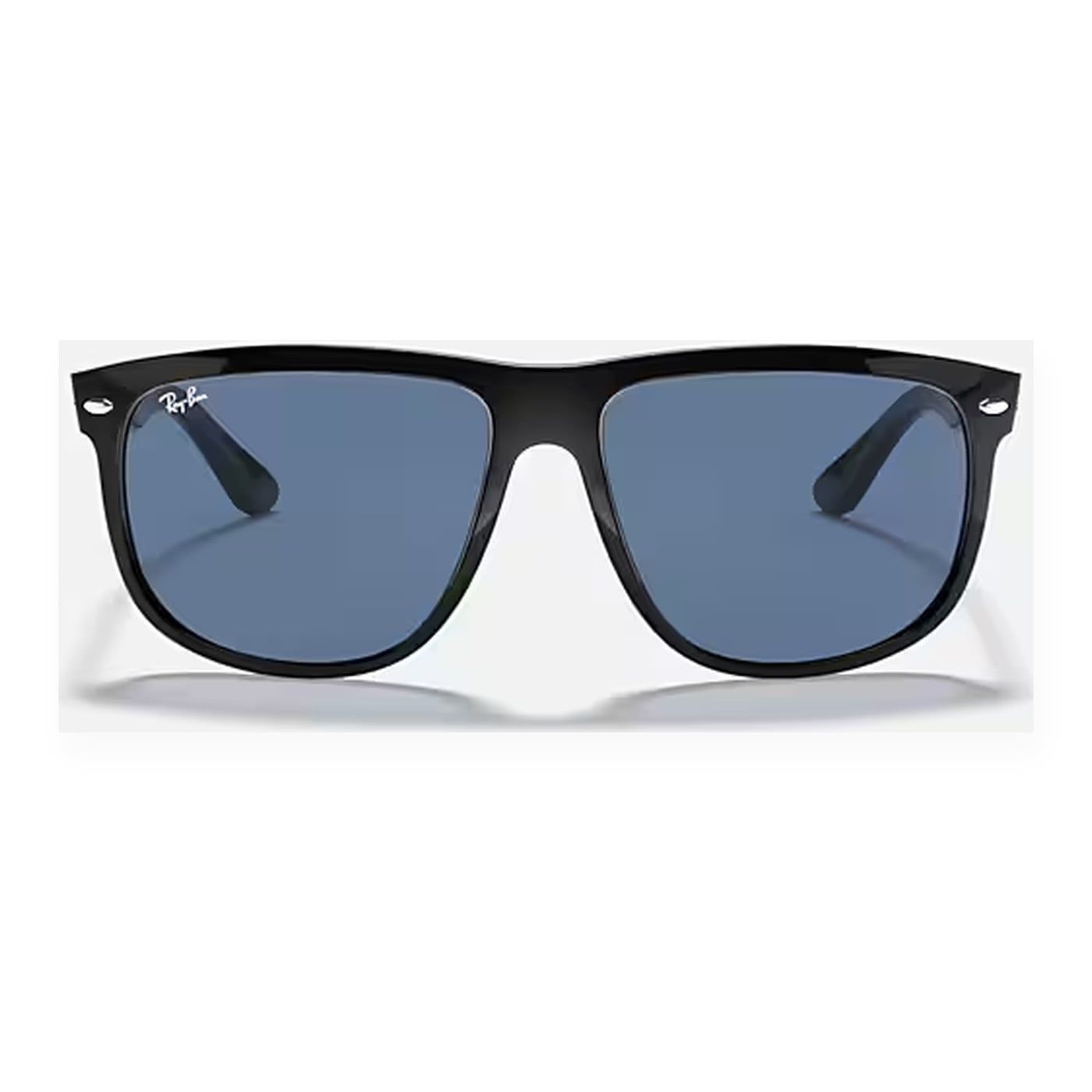 Kính mát Rayban Boyfriend RB4147 601/80 góc ba phần tư trên nền trắng
