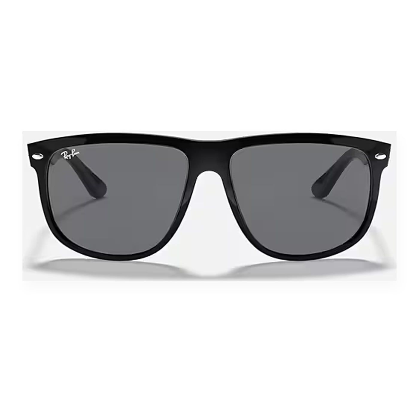 Kính mát Rayban Boyfriend RB4147 601/87 góc ba phần tư trên nền trắng