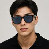 Kính mát Rayban Boyfriend RB4147 601/80 góc ba phần tư trên nền trắng