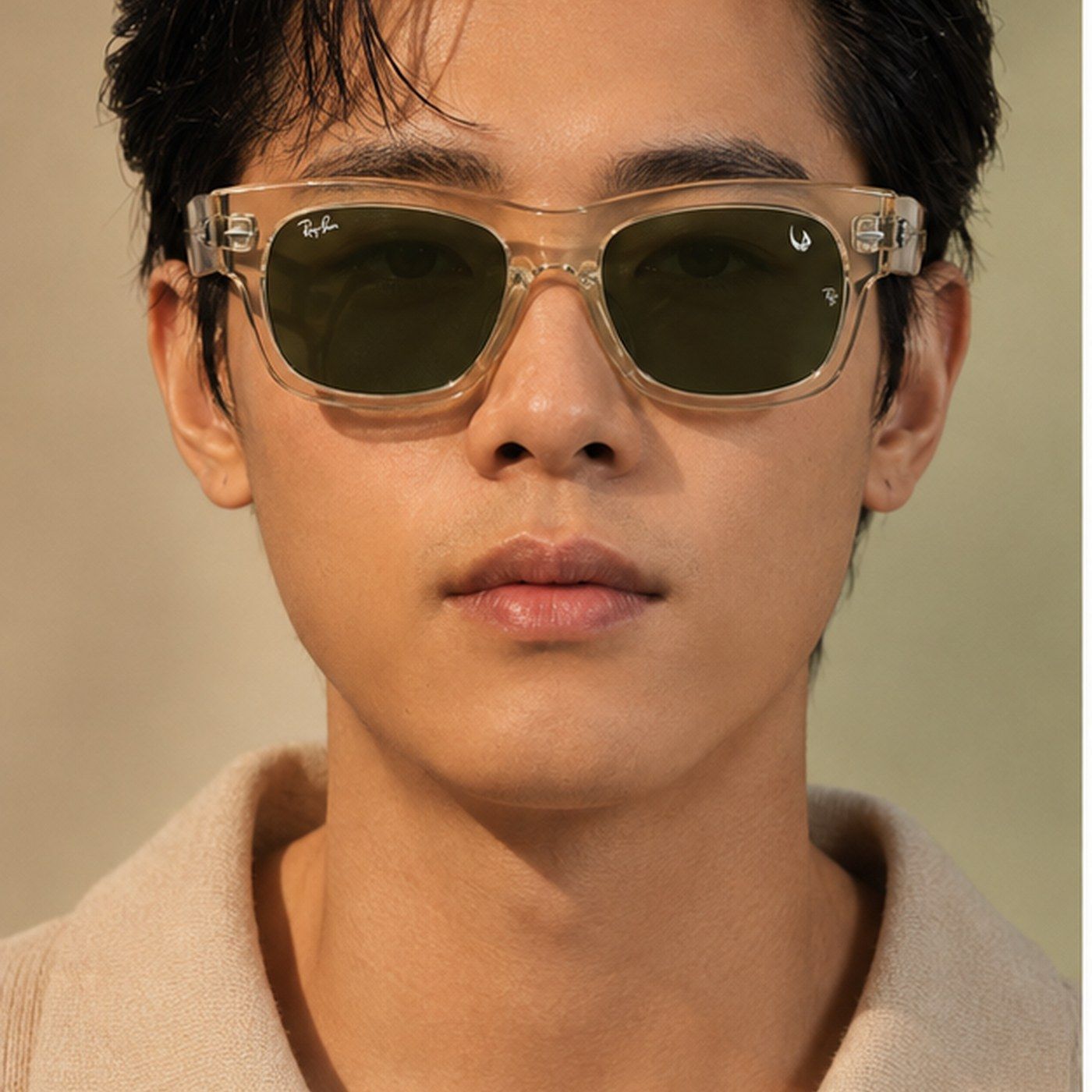 Kính mát Rayban Star Wars Grogu Mega Wayfarer Ii RB0832SF 146031 trên nền trắng