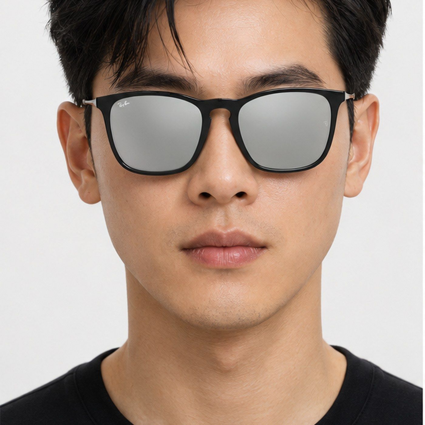 Kính mát Rayban Chris RB4187F 601/30 trên nền trắng